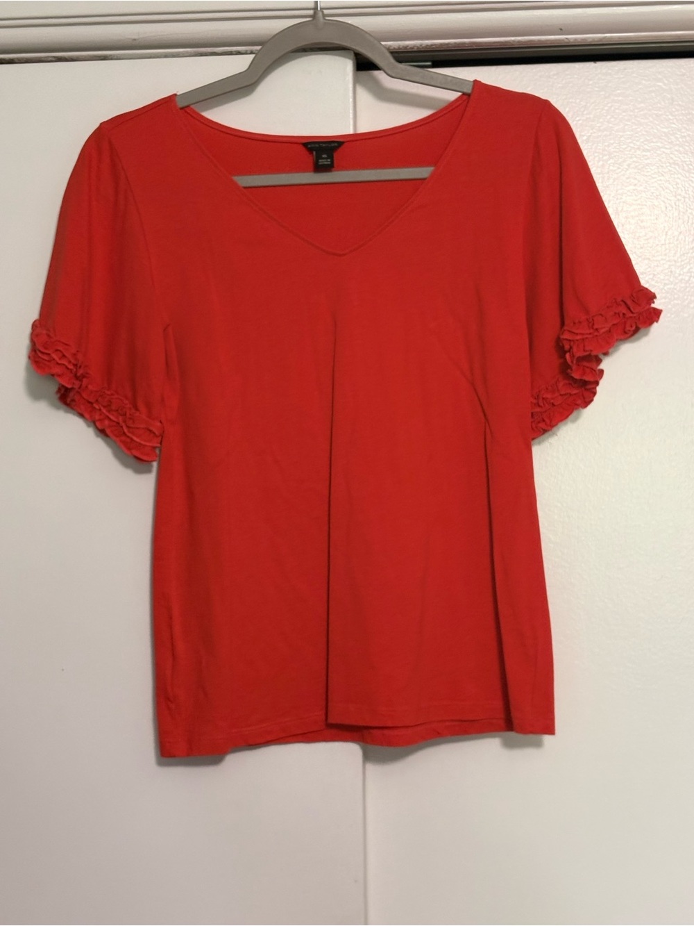 Ann Taylor Red V-Neck Ruffle Sleeve Tee